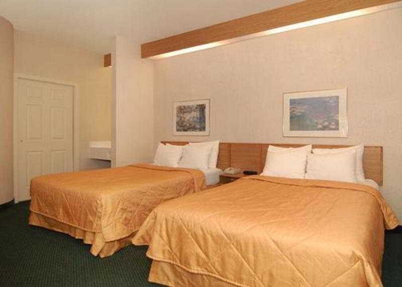 Sleep Manchester Airport Londonderry